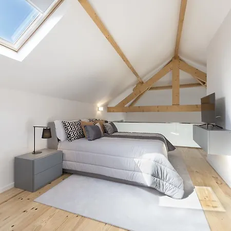 Апартаменты Lovelystay-modern Loft Center Порту