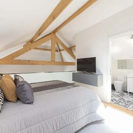 Апартаменты Lovelystay-modern Loft Center