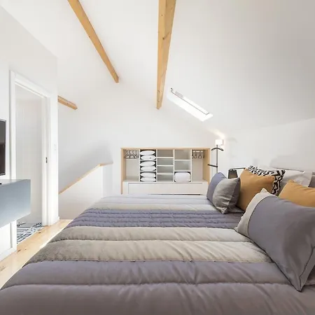 Lovelystay-modern Loft Center Appartement Oporto