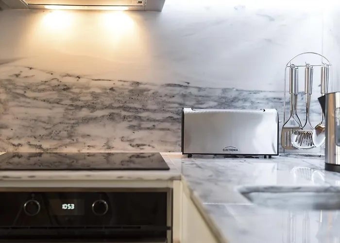 Lovelystay-modern Loft Center