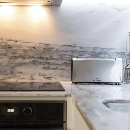 Lovelystay-modern Loft Center